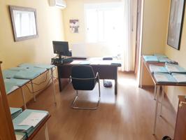 Despacho en alquiler en avda peris y valero photo 0