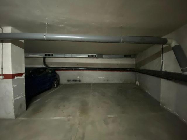 Pàrquing al centre. photo 0