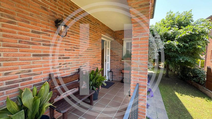 Casa fantástica en Cardedeu con jardín, acabados de obra vista y garaje privado photo 0
