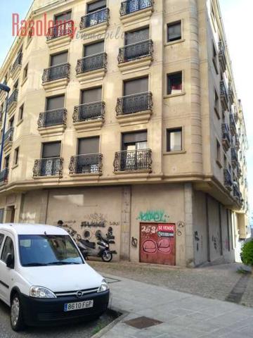 LOCAL COMERCIAL CON POSIBILIDAD DE CAMBIO DE USO Y TRANSFORMAR EN DOS VIVIENDAS. photo 0