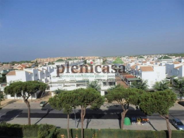 Casa adosada reformada con garaje, piscinas y zonas deportivas photo 0