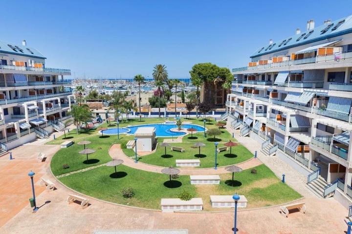 Fantástico bajo con terraza a escasos metros de la playa y del puerto deportivo de Denia photo 0