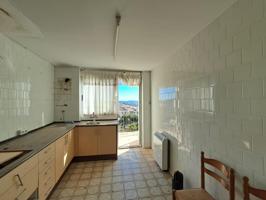 Impresionante Casa de Pueblo a la Venta! Puedes hacer 3 viviendas independientes! photo 0