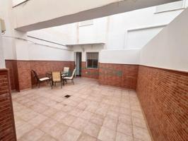 Amplia y acogedora vivienda situada en una de las zonas mas tranquilas de Benifaió photo 0