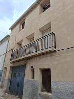 ¡Descubre tu refugio perfecto en la encantador municipio de Chera! Amplia casa de pueblo a Reformar photo 0