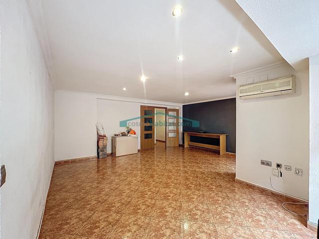 Tu nuevo hogar te espera en Paterna!! Amplio y luminoso piso en el Alborgí, con gran potencial!! photo 0