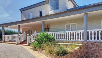Impresionante Chalet ubicado en Colonia Casablanca, en Montserrat photo 0