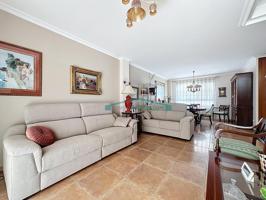 Exclusivo Chalet adosado con excelentes calidades en zona residencial de Alboraya photo 0