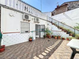 Casa esquinera con patio y terraza en Algimia d'Alfara photo 0