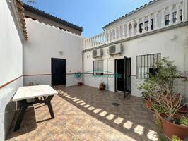 Casa esquinera con patio y terraza en Algimia d'Alfara photo 0