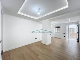 Preciosa casa con reforma integral a estrenar ubicada en el centro de Pedralba photo 0