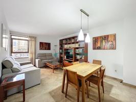 Exclusiva vivienda con terraza y excelentes zonas comunes junto al Mercado Central photo 0