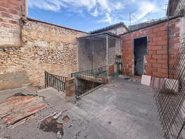 Casa en venta en La Pobla de Vallbona (zona céntrica) photo 0