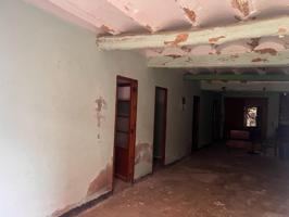 ¡Descubre tu refugio perfecto en la encantador municipio de Chera! Amplia casa de pueblo a Reformar photo 0