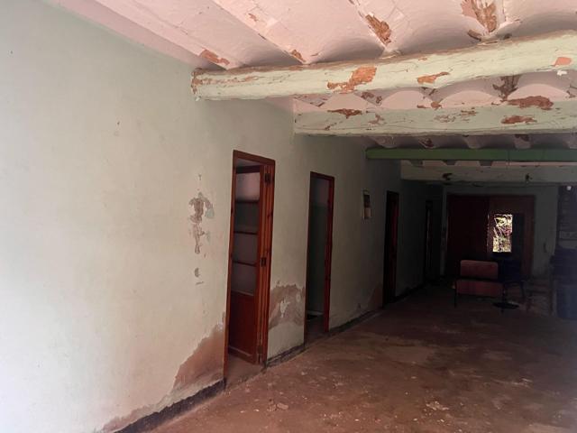 ¡Descubre tu refugio perfecto en la encantador municipio de Chera! Amplia casa de pueblo a Reformar photo 0