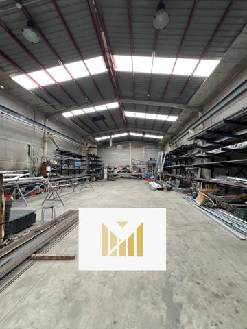 NAVE INDUSTRIAL CON MAQUINARIA photo 0