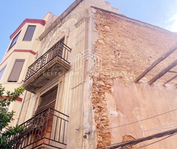 CASA CON HISTORIA Y ACCESO A DOS CALLES  EN PLENO CENTRO DE CASTELLÓN photo 0