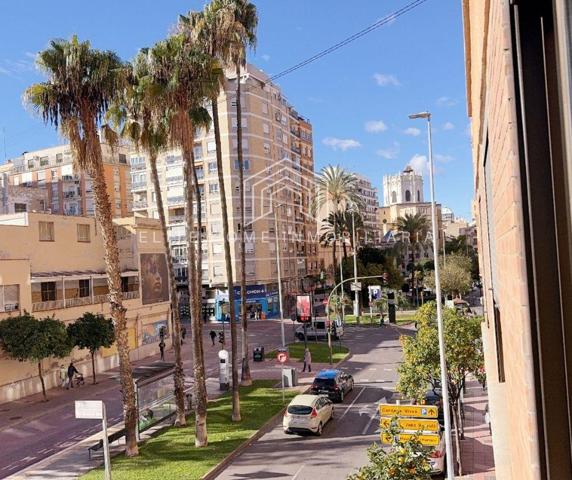 PISO AMPLIO Y LUMINOSO EN UNA DE LAS MEJORES ZONAS CÉNTRICAS DE CASTELLÓN photo 0