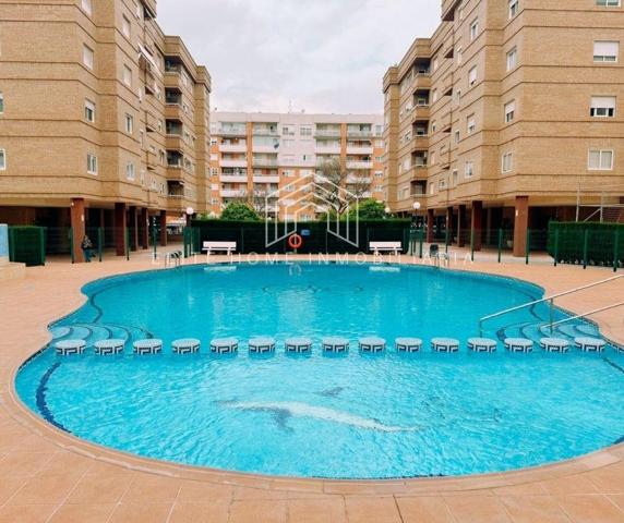 PISO DE CUATRO HABITACIONES Y DOS BAÑOS EN MAGNÍFICA URBANIZACIÓN CON PISCINA photo 0