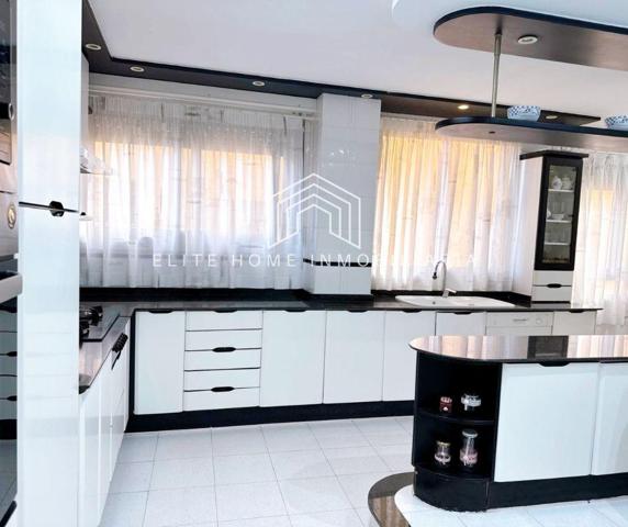 FANTÁSTICO PISO DE 3 HABITACIONES Y 2 BAÑOS A UNOS PASOS DEL CENTRO photo 0