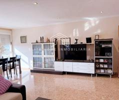 FANTÁSTICO Y AMPLIO PISO CON VISTAS DESPEJADAS DE TRES HABITACIONES Y DOS BAÑOS photo 0