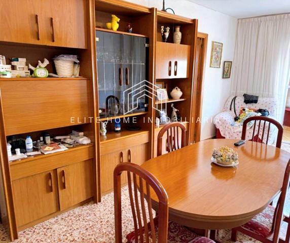 PISAZO DE 133 METROS, 4 HABITACIONES 2 BAÑOS BALCÓN EN RONDA MAGDALENA TODO EXTERIOR photo 0