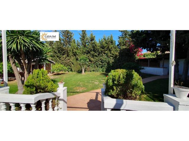 Chalet unifamiliar en venta en Centro photo 0