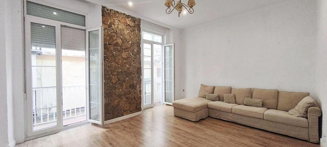 PLAZA ESPAÑA - CADIZ - ¡ AMPLIO PISO EXTERIOR CON 3 BALCONES ! photo 0