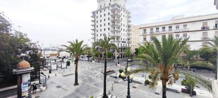ZONA AYUNTAMIENTO - CADIZ - ¡¡ TOTALMENTE EXTERIOR CON BALCONES A LA CALLE !! photo 0