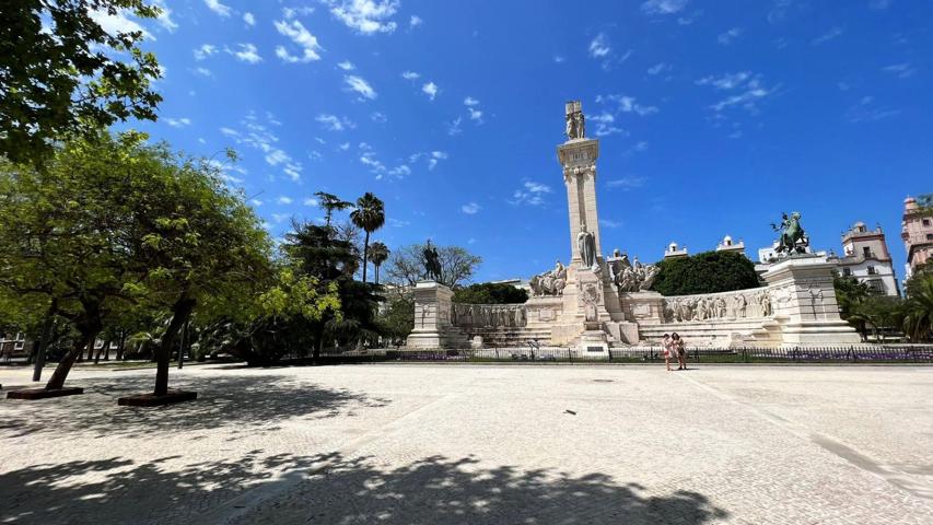 PLAZA ESPAÑA - CADIZ - ¡ INMUEBLE CON ASCENSOR ! photo 0