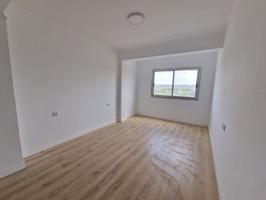 Piso En venta en Requena photo 0