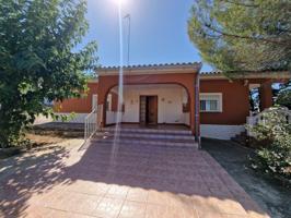 Villa En venta en Montserrat photo 0