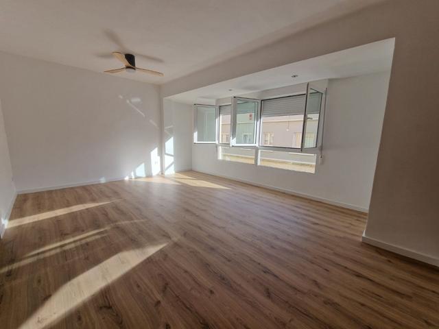 Piso En venta en Oliva photo 0