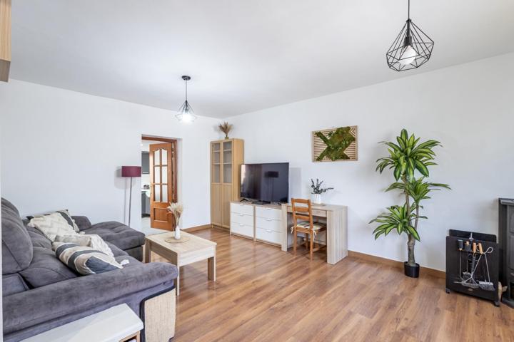 Oportunidad en Armilla – Casa reformada con patio y opción de energía solar photo 0