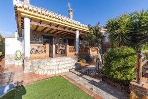 Casa rústica con piscina y vistas a la sierra, cerca de la costa y de La Alpujarra. photo 0