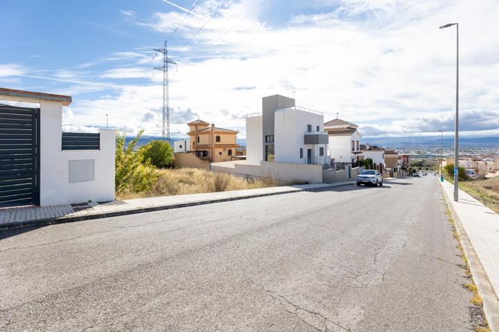 TERRENO A LA VENTA EN PELIGROS photo 0