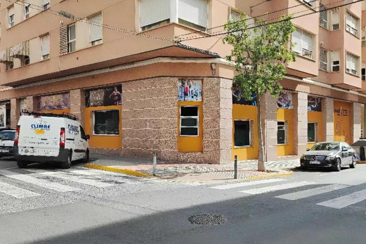 Local comercial en Elche photo 0