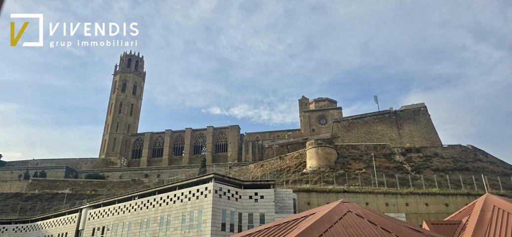 PISO EN VENTA EN CENTRE HISTÒRIC DE LLEIDA photo 0