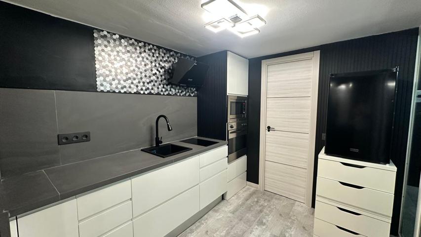 Piso en venta en Lleida photo 0