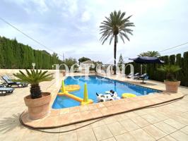 Chalet en venta en Javea photo 0