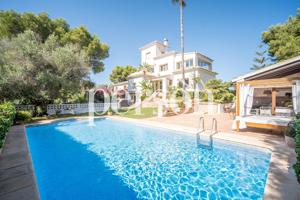 Maravillosa villa de lujo con vistas al mar en zona privilegiada de Jávea photo 0