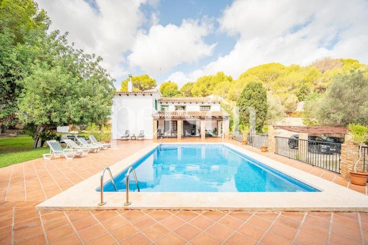 Villa en venta con licencia turística junto al mar, en Denia photo 0