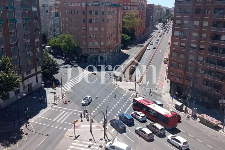 Local comercial en Avenida Pérez Galdós photo 0