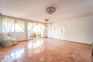 Piso en venta con terraza en Valencia. photo 0