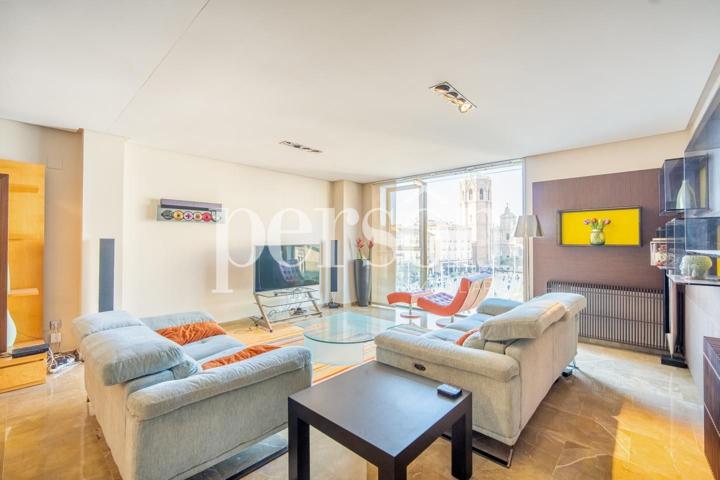 Exclusiva vivienda con vistas al centro histórico photo 0