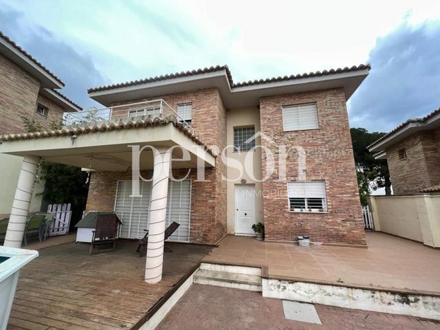 Chalet Adosado en venta en la Urbanización San Miguel Chiva photo 0