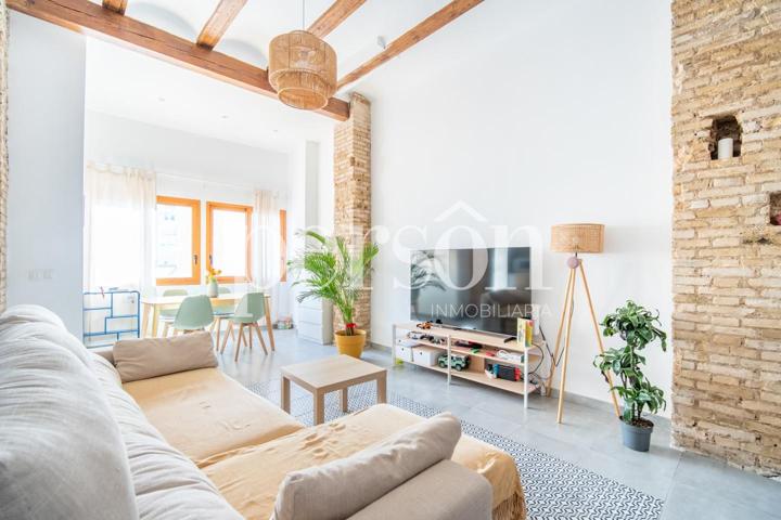Encantador piso de dos habitaciones con balcón en venta en RUZAFA photo 0