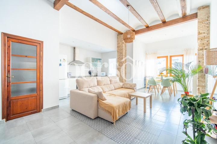 Encantador piso de dos habitaciones con balcón en venta en RUZAFA photo 0