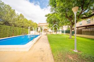 Adosado con piscina comunitaria photo 0