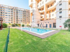 Exclusiva vivienda en urbanización de lujo en Campanar! photo 0